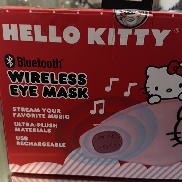 Hello Kitty Bluetooth eye mask. - Picture 5 of 5